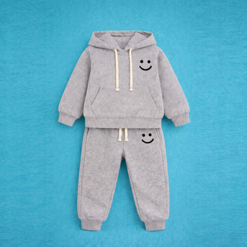 Tracksuit Children – Top Right Logo