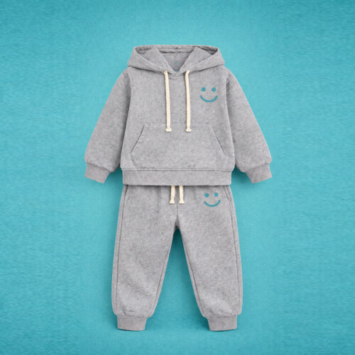 Tracksuit Children – Top Right Logo