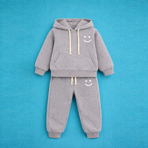 Tracksuit Children – Top Right Logo